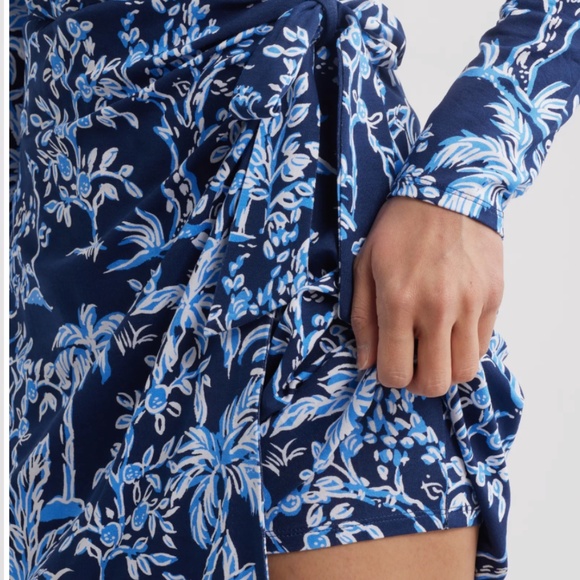 Jemma Botanical Print Long Sleeve Wrap Front Romper NWT - Picture 2 of 4